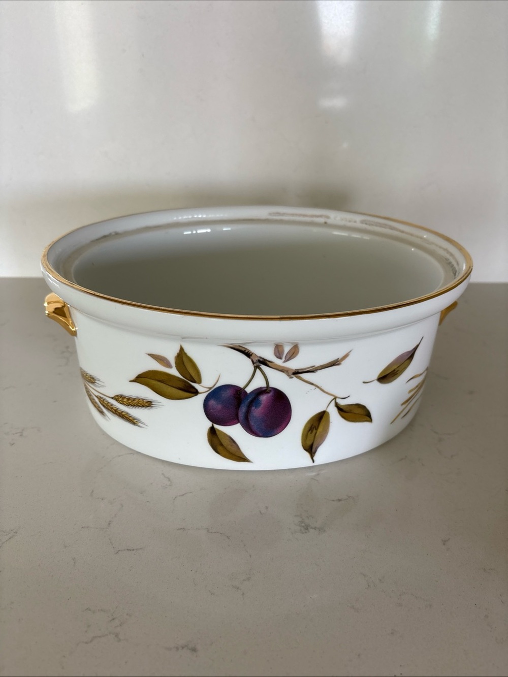 Royal Worcester Evesham Vintage Oval 10” No Lid Nostalgic Fruit Themed 24